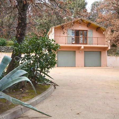 2 Bedroom Beautiful In Σπίτι διακοπών