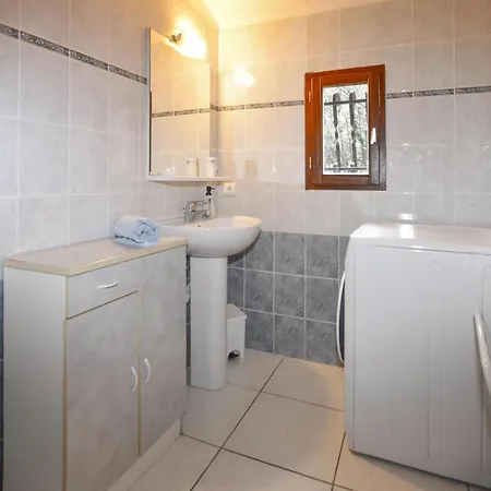 2 Bedroom Beautiful In