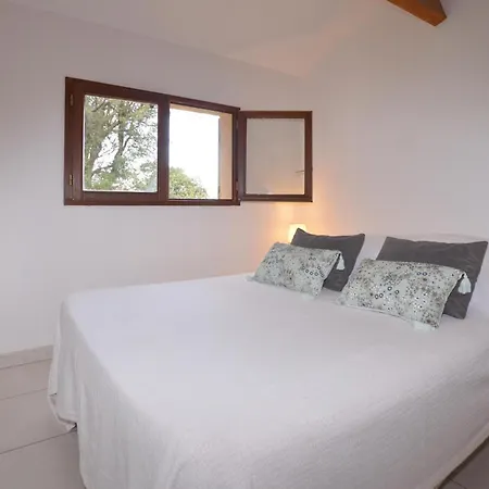 2 Bedroom Beautiful In *